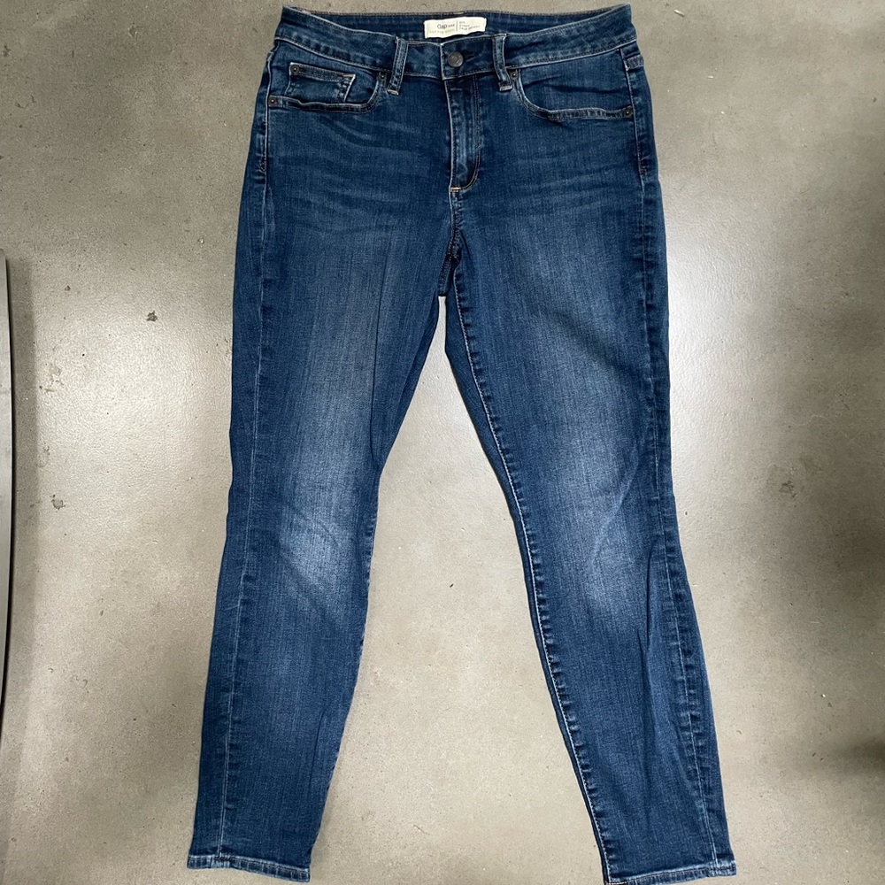 Gap Mid-Rise Curvy True Skinny jeans Size 30R